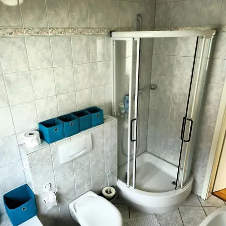 Ruhige In Guter Gegend *