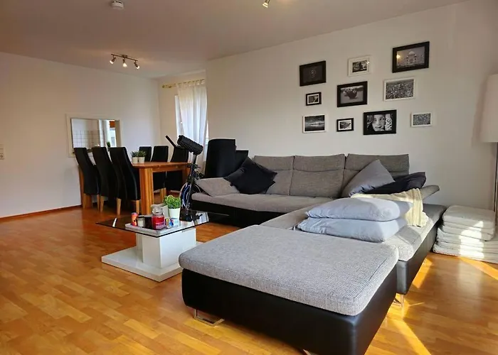 Ruhige In Guter Gegend Apartment