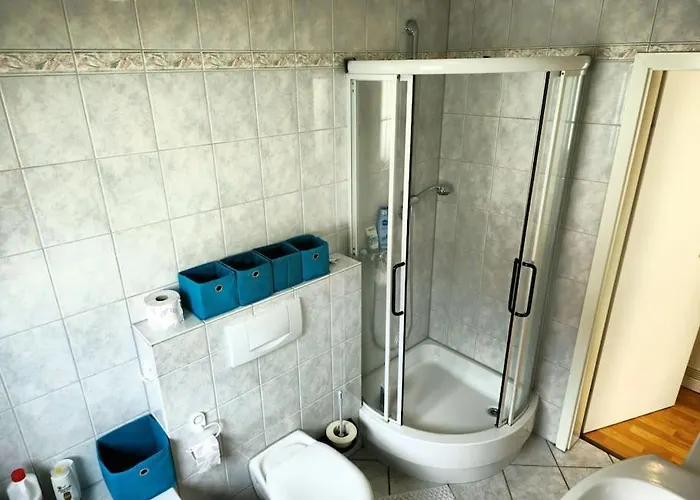 Ruhige In Guter Gegend *